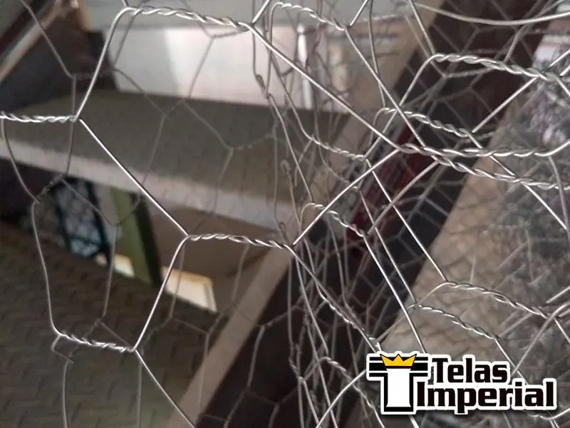Tela para Galinheiro Pinteiro Viveiro Mangueirão